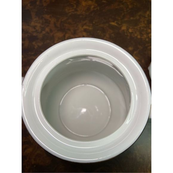 KASHIMA Christmas Holly Porcelain Tea / Coffee Pot with Lid 6” tall - Picture 4 of 8